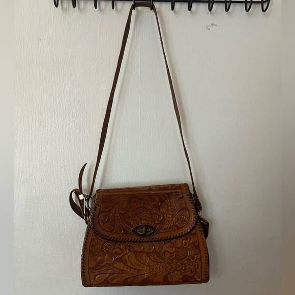 AUTHENTIC HAND MADE MEXICAN LEATHER PURSE - Picture 1 of 8